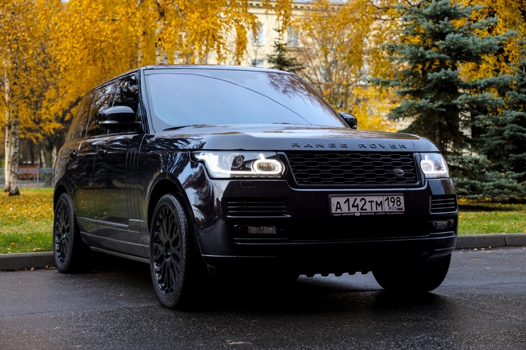Решетка радиатора Range Rover 2013-2017 в стиле 2018+ черная