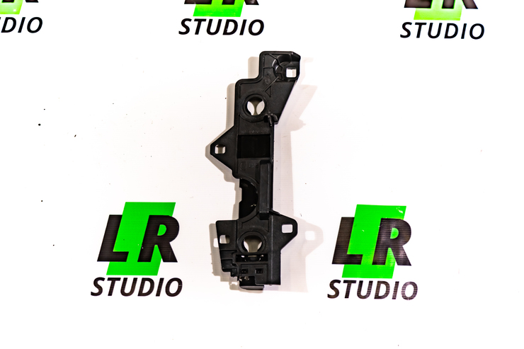 Кронштейн правой фары Range Rover Sport, 2010-2013, наружная сторона
