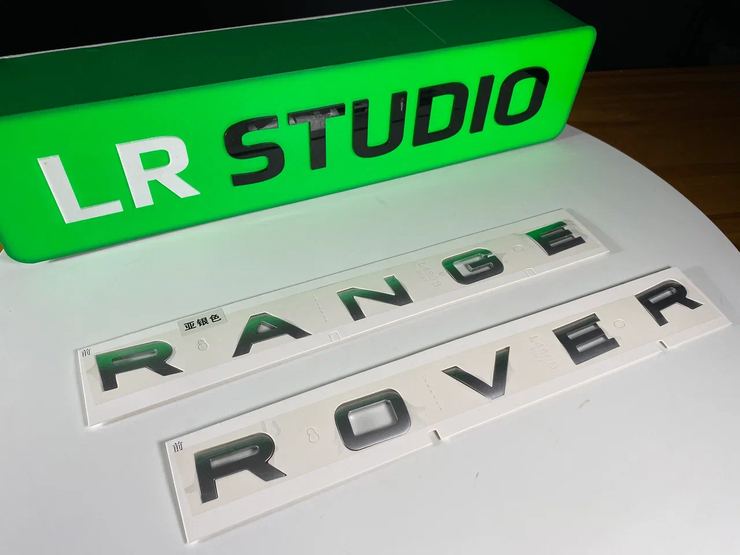 Буквы Range Velar серые матовые на капот