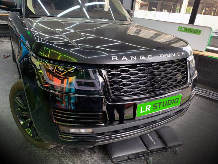 Фары Range Rover 2013-2017 в стиле рестайла 2018, с 4 линзами темный катафот