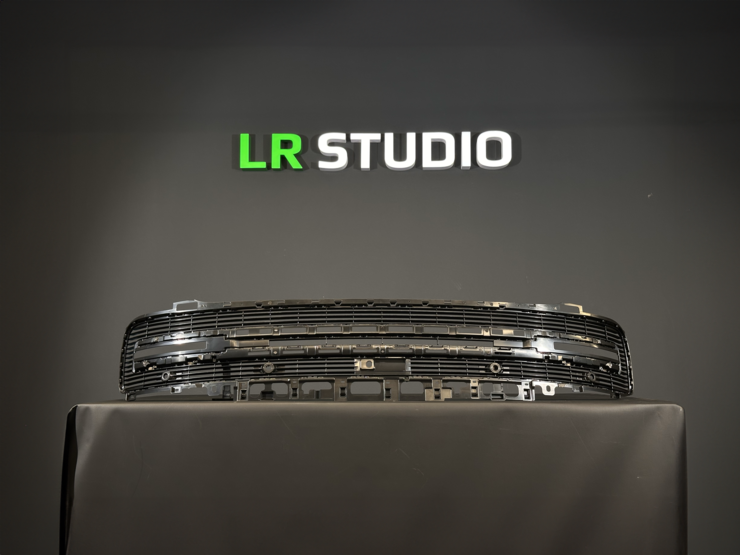 Решетка переднего бампера нижняя Range Rover L460 2022+