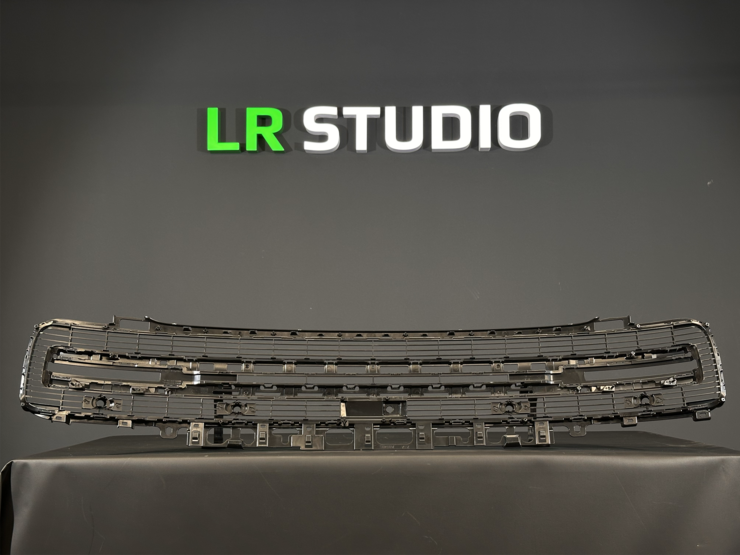 Решетка переднего бампера нижняя Range Rover L460 2022+