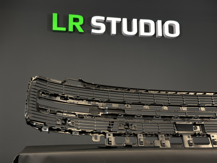 Решетка переднего бампера нижняя Range Rover L460 2022+