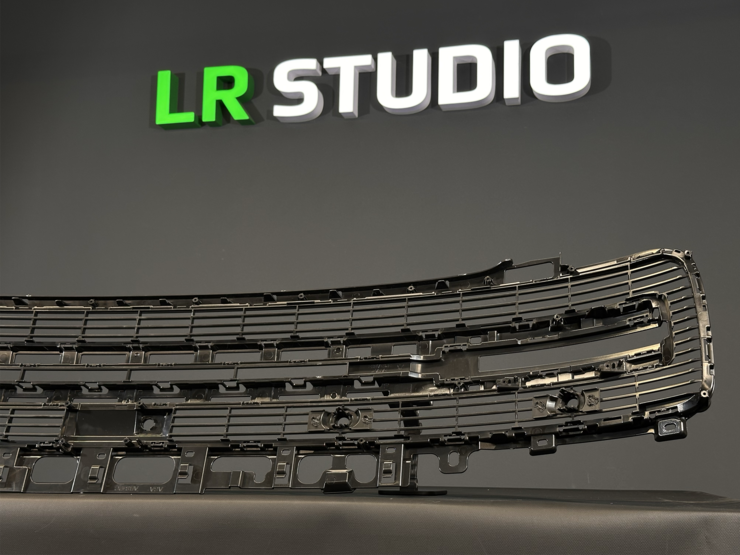 Решетка переднего бампера нижняя Range Rover L460 2022+