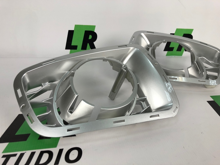 Рамка противотуманной фары ПТФ очки Autobiography Range Rover 2010-2012