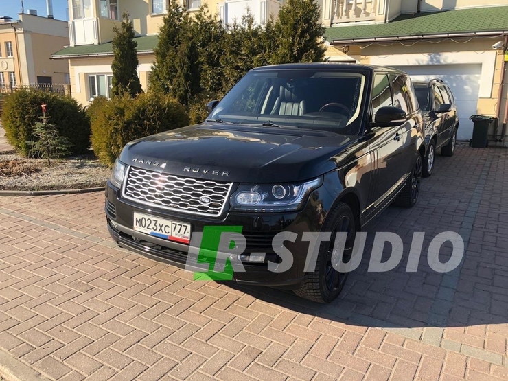 Решетка радиатора Range Rover 2013-2017 в стиле 2018+ с хромом